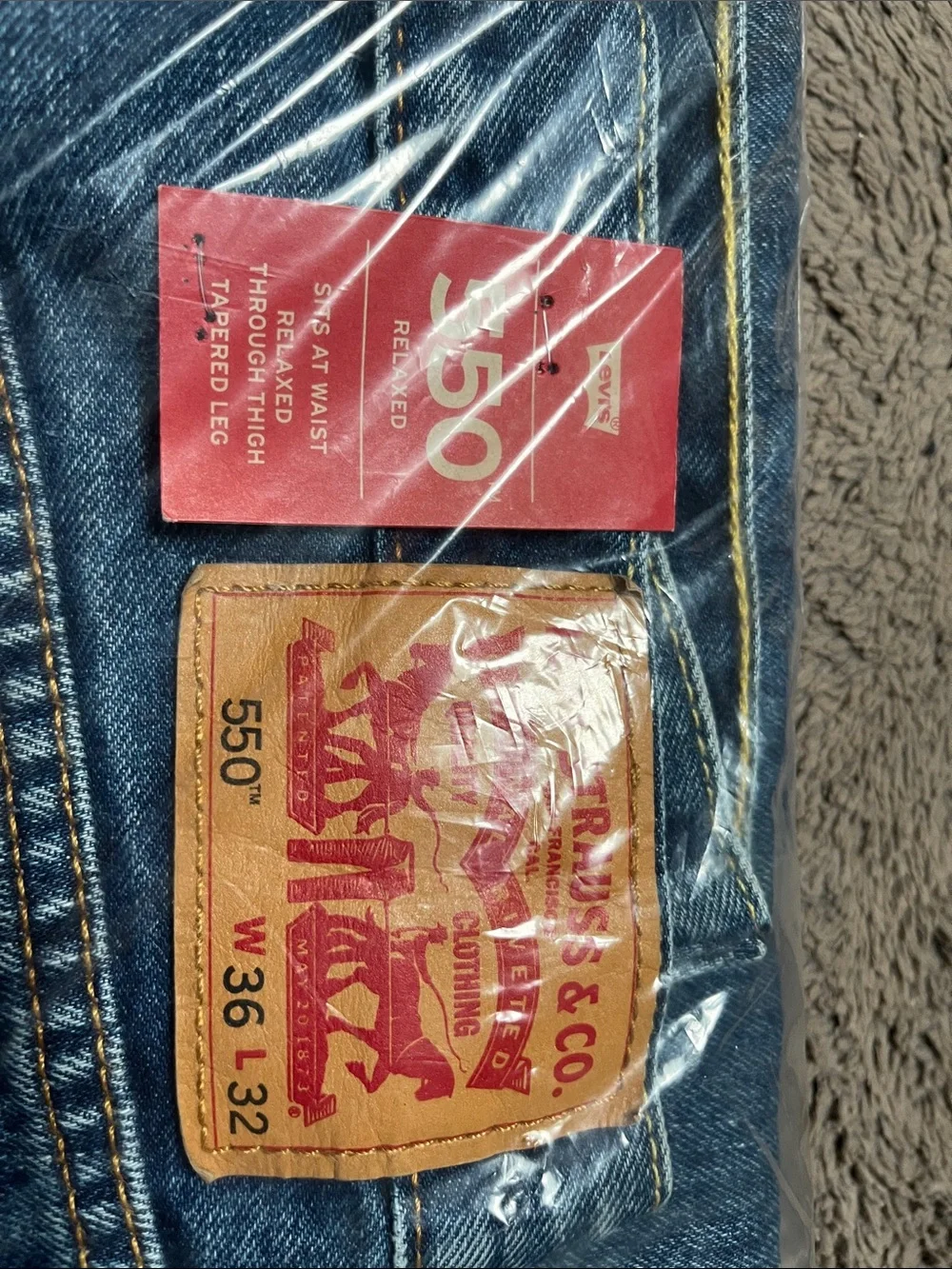 Levi's 550 Relaxed Men's Jeans - Classic Blue Denim